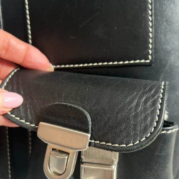 Roots Black Leather Briefcase π¦ - Picture 12 of 16